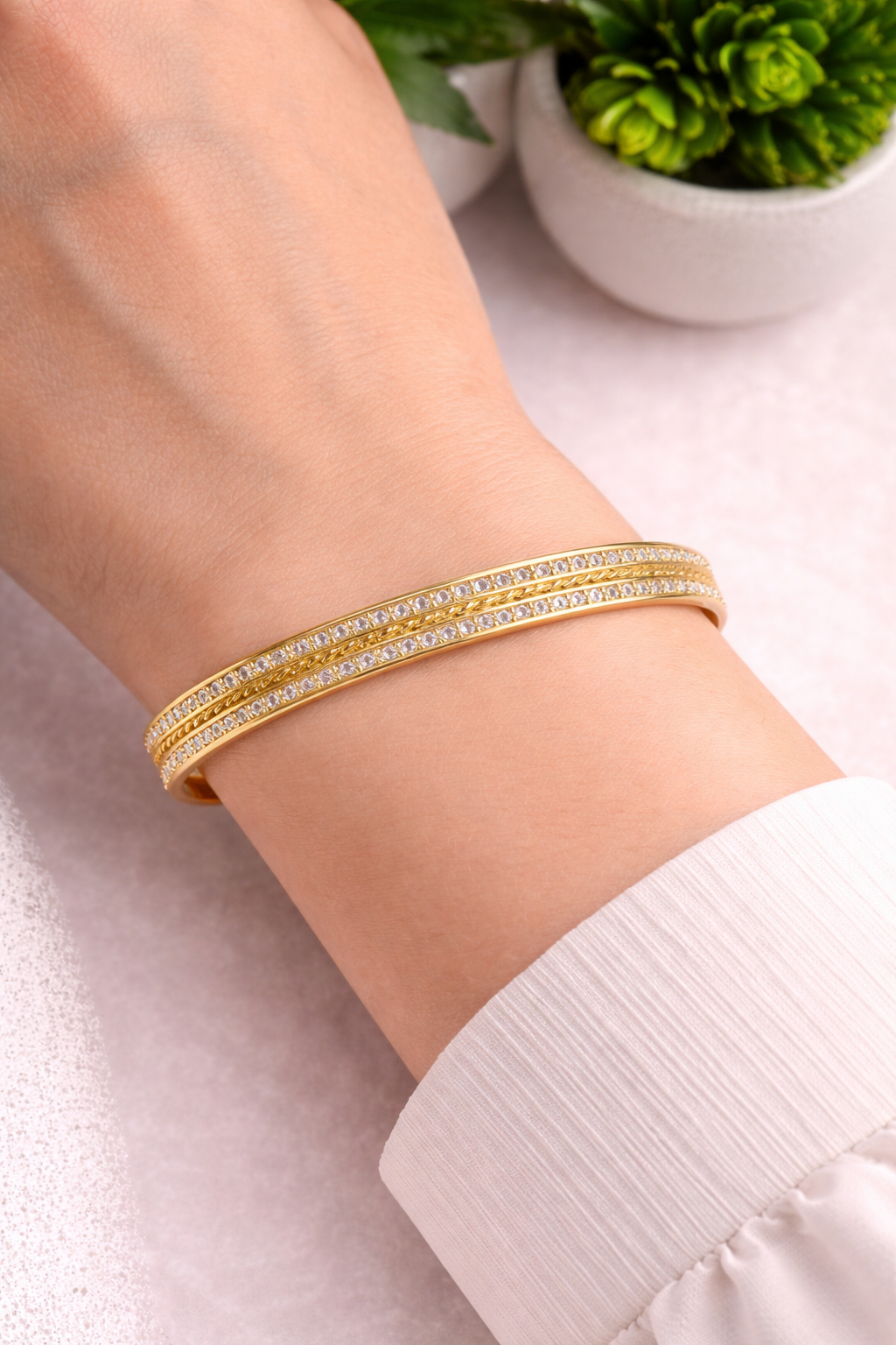 Twined Radiance Bangle – Gold Rope & Double-Row Crystal Kada