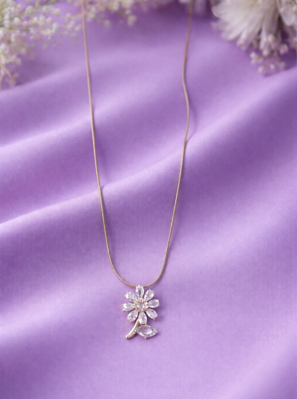 Daisy Bloom Solitaire chain – Marquise Crystal Floral Pendant